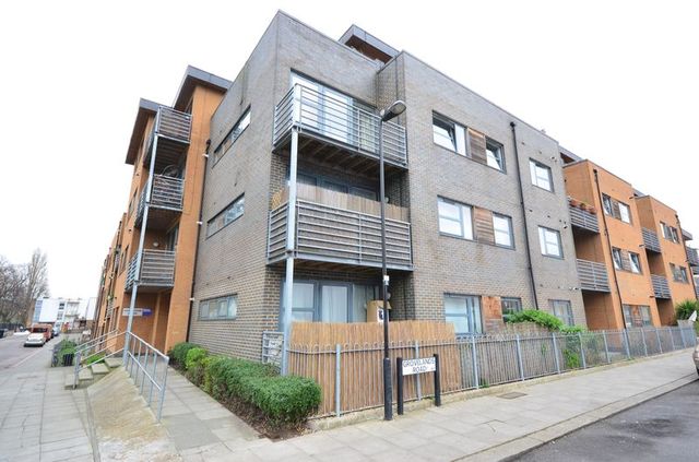  Image of 1 bedroom Flat for sale in Grovelands Road London N15 at Grovelands Road  South Tottenham, N15 6BW