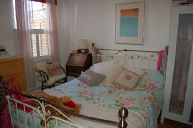  Image of 1 bedroom Detached house for sale in Beards Hill Hampton TW12 at Beards Hill  Hampton, TW12 2AQ