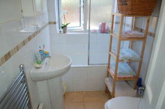  Image of 1 bedroom Detached house for sale in Beards Hill Hampton TW12 at Beards Hill  Hampton, TW12 2AQ