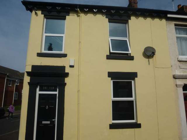  Image of 2 bedroom End of Terrace to rent in Handsworth Road Blackpool FY1 at Handsworth Road  Blackpool, FY1 2RQ