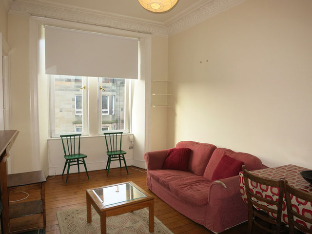  Image of 2 bedroom Flat to rent in Harrison Road Edinburgh EH11 at Shandon Edinburgh Edinburgh, EH11 1EQ