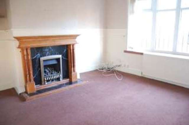  Image of 3 bedroom Semi-Detached house to rent in Hawthorn Road Kearsley Bolton BL4 at Hawthorn Road Kearsley Bolton, BL4 8SD