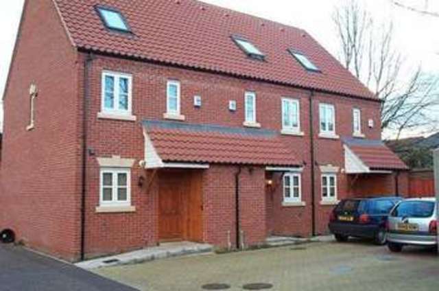  Image of 3 bedroom Town House to rent in Hawthorn Row West End Street Norwich NR2 at West End Street  Norwich, NR2 4NG