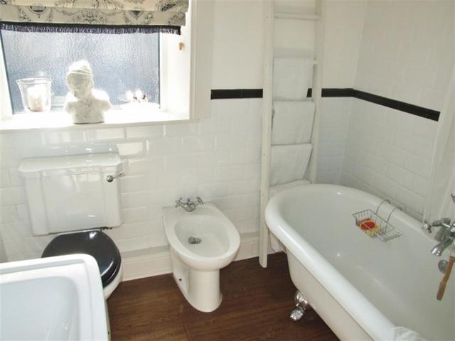  Image of 5 bedroom Terraced house for sale in Heath Park Avenue Halifax HX1 at Off Heath Road Halifax Halifax, HX1 2PP