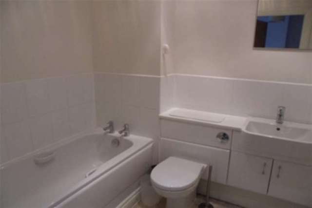  Image of 2 bedroom Flat to rent in Canal Street Nottingham NG1 at Nottingham, NG1 7HD
