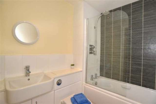  Image of 2 bedroom Flat to rent in Canal Street Nottingham NG1 at Nottingham, NG1 7HD