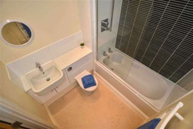  Image of 2 bedroom Flat to rent in Canal Street Nottingham NG1 at Nottingham, NG1 7HD