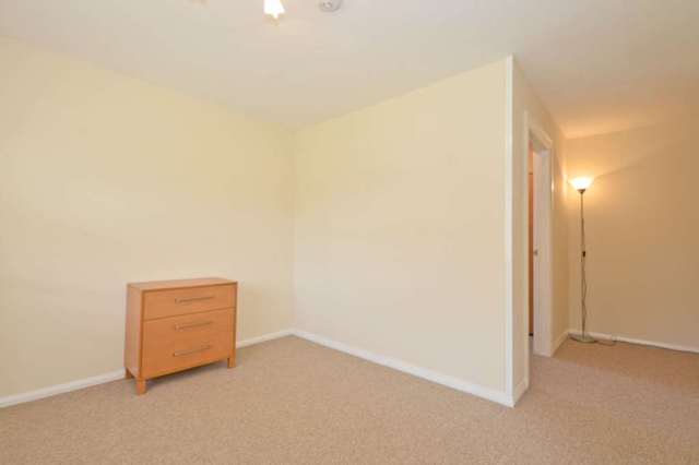  Image of Apartment to rent in Henry Doulton Drive London SW17 at Henry Doulton Drive Tooting Bec - Heritage Park London, SW17 6DH
