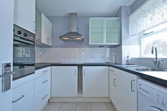  Image of Apartment to rent in Henry Doulton Drive London SW17 at Henry Doulton Drive Tooting Bec - Heritage Park London, SW17 6DH