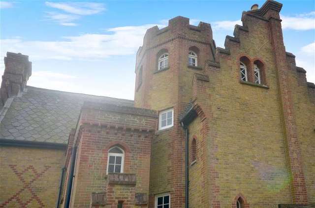  Image of 6 bedroom Detached house for sale in Hever Gardens Maidstone ME16 at Maidstone Kent Maidstone, ME16 8EY