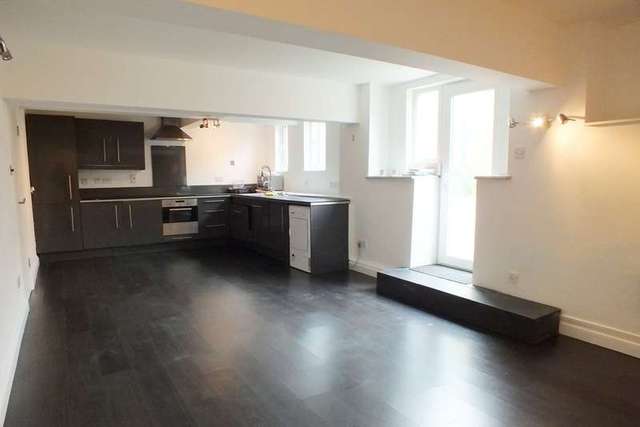  Image of 1 bedroom Flat for sale in High Street Avening Tetbury GL8 at Avening Gloucestershire, GL8 8LU