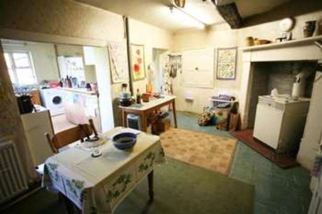  Image of 5 bedroom Detached house for sale in High Street Market Lavington Devizes SN10 at MARKET LAVINGTON SN10 MARKET LAVINGTON, SN10 4AQ