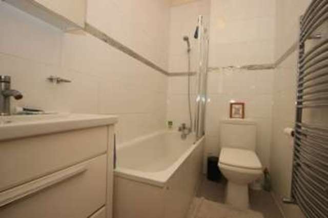 Image of 2 bedroom Flat to rent in Highbury New Park London N5 at Highbury New Park  London, N5 2DS