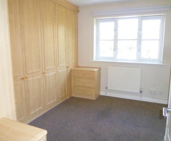  Image of 2 bedroom Detached house to rent in Highgrove Close London N11 at London, N11 3PT