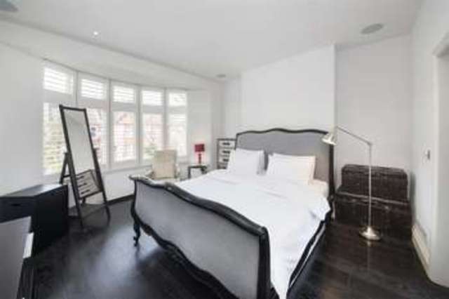  Image of 4 bedroom Terraced house for sale in Highlever Road London W10 at Ladbroke Grove London Latimer Road, W10 6PN