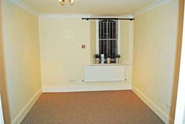  Image of 3 bedroom Flat to rent in Hill Road Clevedon BS21 at 12 Hill Road  Clevedon, BS21 7NZ