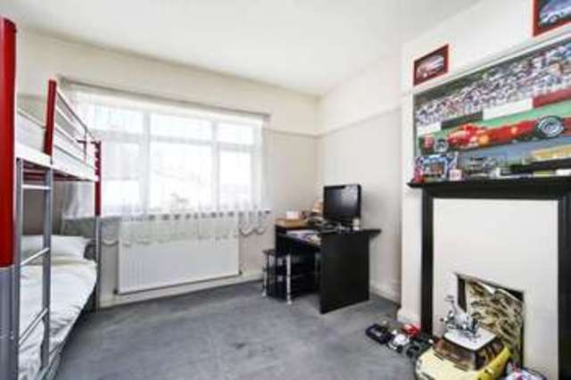  Image of 4 bedroom Terraced house for sale in Hillcote Avenue London SW16 at London  Streatham Common, SW16 3BQ