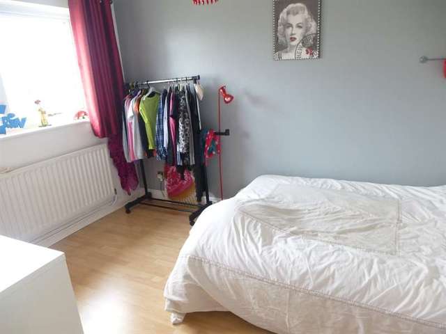  Image of 3 bedroom Detached house for sale in Hillcroft Dunstable LU6 at Dunstable, LU6 1TU