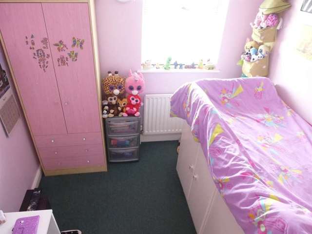  Image of 3 bedroom Detached house for sale in Hillcroft Dunstable LU6 at Dunstable, LU6 1TU