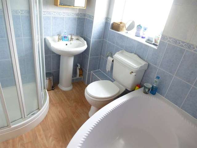  Image of 3 bedroom Detached house for sale in Hillcroft Dunstable LU6 at Dunstable, LU6 1TU