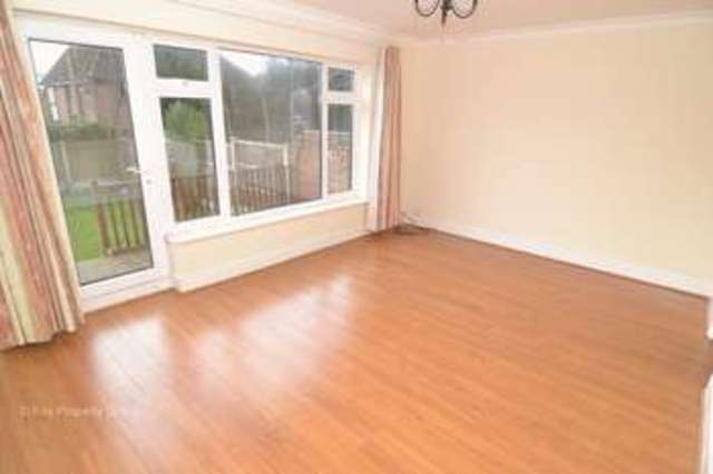  Image of 3 bedroom Semi-Detached house to rent in Russet Way Hockley SS5 at Russet Way  Hockley, SS5 5PJ