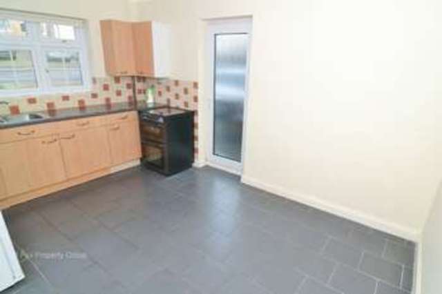  Image of 3 bedroom Semi-Detached house to rent in Russet Way Hockley SS5 at Russet Way  Hockley, SS5 5PJ