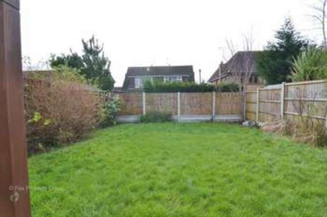  Image of 3 bedroom Semi-Detached house to rent in Russet Way Hockley SS5 at Russet Way  Hockley, SS5 5PJ