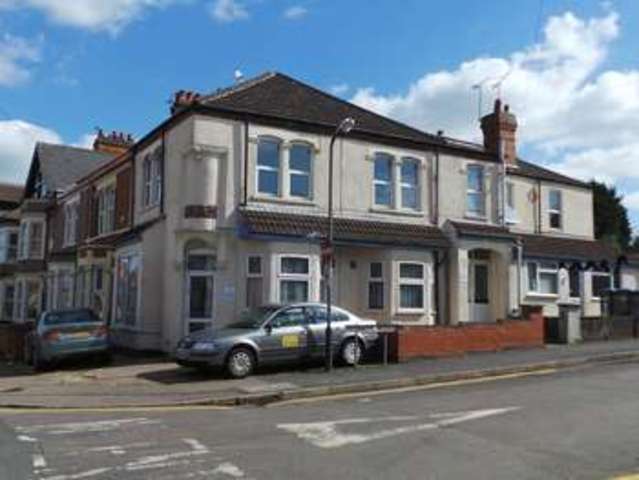  Image of 1 bedroom Flat to rent in Holbrook Avenue Rugby CV21 at Holbrook Avenue  Rugby, CV21 2QQ