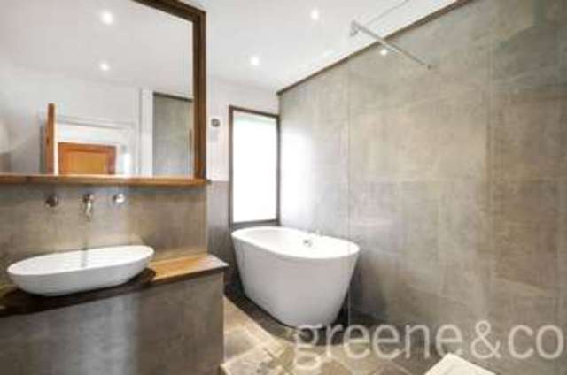  Image of 3 bedroom Flat to rent in Holly Bank Muswell Hill London N10 at Muswell Hill London Muswell Hill, N10 3TN