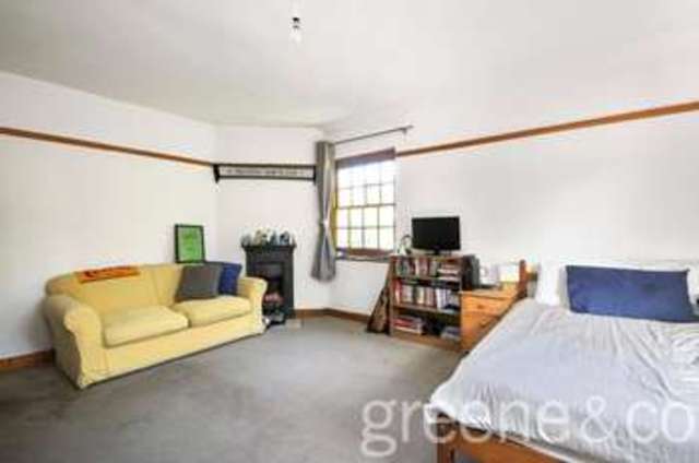  Image of 3 bedroom Flat to rent in Holly Bank Muswell Hill London N10 at Muswell Hill London Muswell Hill, N10 3TN