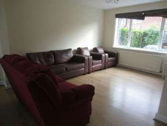  Image of 3 bedroom Semi-Detached house to rent in Hollyhedge Road Wythenshawe Manchester M22 at Hollyhedge Road  Manchester, M22 8HE