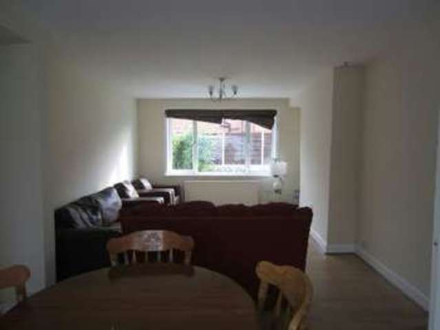  Image of 3 bedroom Semi-Detached house to rent in Hollyhedge Road Wythenshawe Manchester M22 at Hollyhedge Road  Manchester, M22 8HE