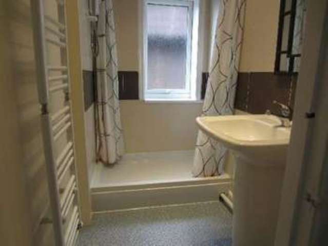  Image of 3 bedroom Semi-Detached house to rent in Hollyhedge Road Wythenshawe Manchester M22 at Hollyhedge Road  Manchester, M22 8HE
