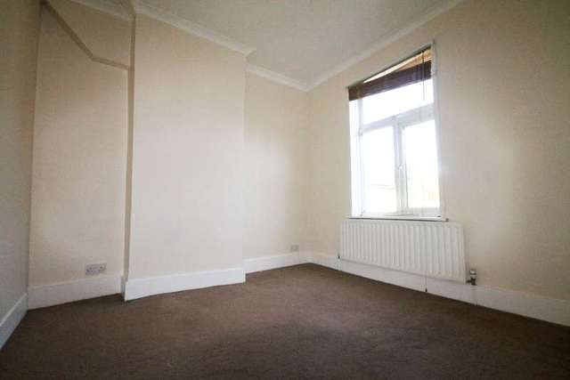  Image of 2 bedroom Flat to rent in Homesdale Road Bromley BR2 at Bromley Kent Bromley Common, BR2 9LD