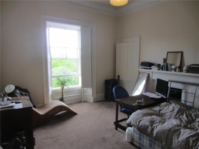  Image of 4 bedroom Flat to rent in Hope Park Crescent Edinburgh EH8 at Newington Edinburgh Edinburgh, EH8 9NA