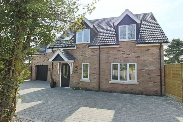  Image of 4 bedroom Bungalow for sale in Hornbeam Close Lowestoft NR33 at Hornbeam Close  Lowestoft, NR33 9GD