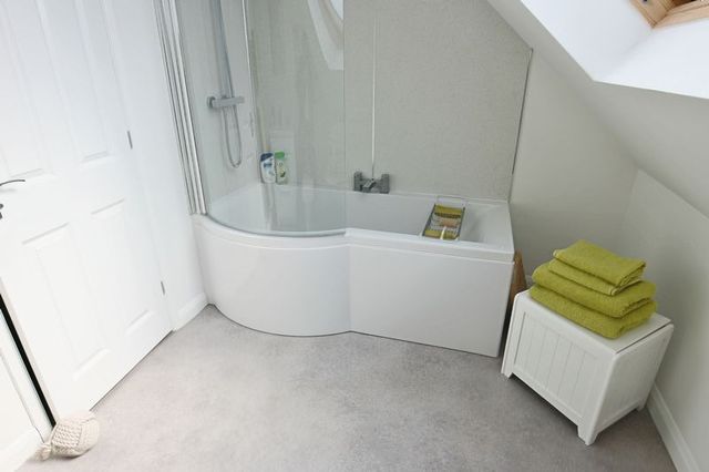  Image of 4 bedroom Bungalow for sale in Hornbeam Close Lowestoft NR33 at Hornbeam Close  Lowestoft, NR33 9GD