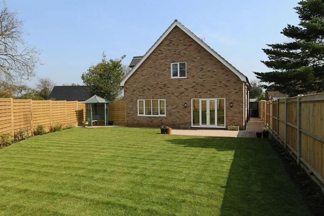  Image of 4 bedroom Bungalow for sale in Hornbeam Close Lowestoft NR33 at Hornbeam Close  Lowestoft, NR33 9GD