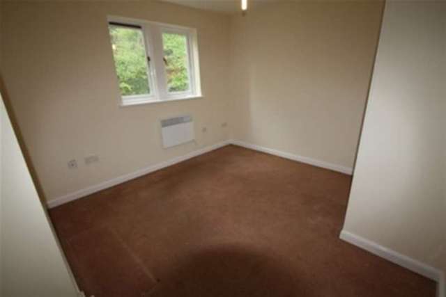  Image of 1 bedroom Flat to rent in Horsebrook Calne SN11 at Calne, SN11 8HG