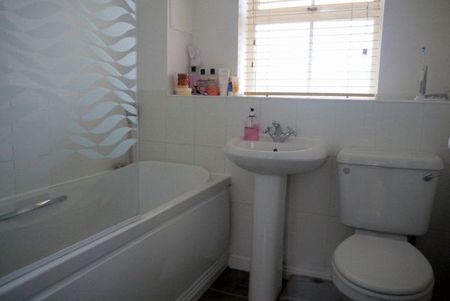  Image of 2 bedroom Detached house for sale in Hudson Mews Aylesbury HP19 at Hudson Mews  Aylesbury, HP19 7BL