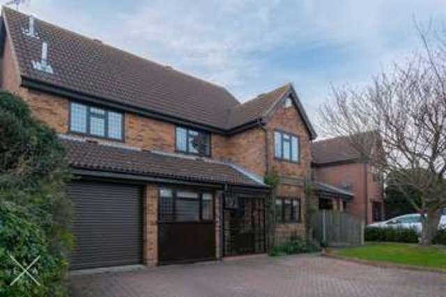  Image of 5 bedroom Detached house for sale in Humber Close Caister-on-Sea Great Yarmouth NR30 at Caister-On-Sea Great Yarmouth Norfolk, NR30 5UF