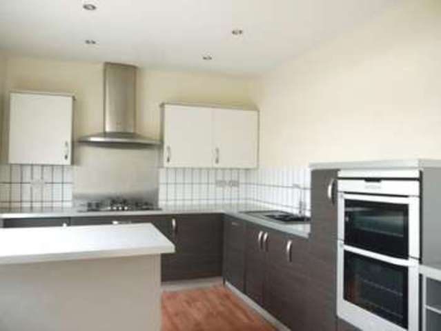  Image of 4 bedroom Detached house to rent in Institute Road Eccleshill Bradford BD2 at Institute Road  Bradford, BD2 2HX