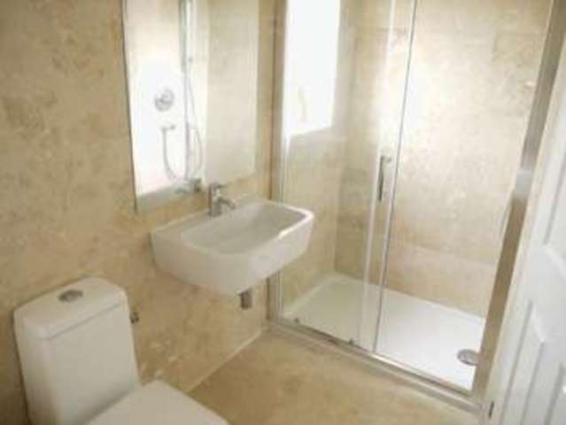  Image of 4 bedroom Detached house to rent in Institute Road Eccleshill Bradford BD2 at Institute Road  Bradford, BD2 2HX