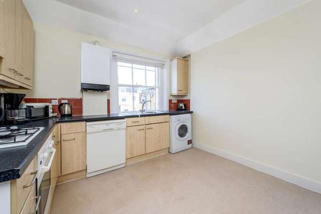  Image of 2 bedroom Flat to rent in Inverness Mews London W2 at Inverness Mews  London, W2 3JQ