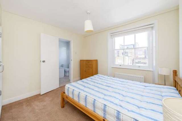  Image of 2 bedroom Flat to rent in Inverness Mews London W2 at Inverness Mews  London, W2 3JQ