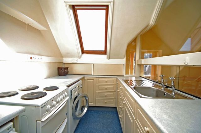  Image of 1 bedroom Flat to rent in Jesmond Road Clevedon BS21 at Jesmond Road  Clevedon, BS21 7SA