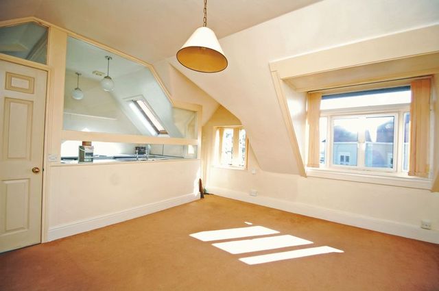  Image of 1 bedroom Flat to rent in Jesmond Road Clevedon BS21 at Jesmond Road  Clevedon, BS21 7SA