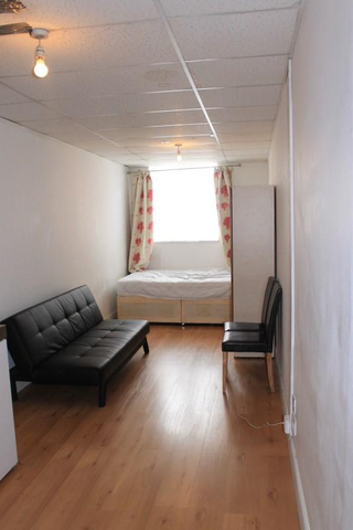  Image of Studio flat to rent in Kember Street London N1 at Kember Street  Islington, N1 1BF