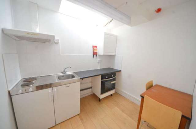  Image of Studio flat to rent in Kember Street London N1 at Islington, N1 1BF