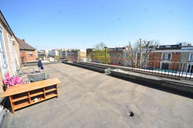  Image of Studio flat to rent in Kember Street London N1 at Islington, N1 1BF